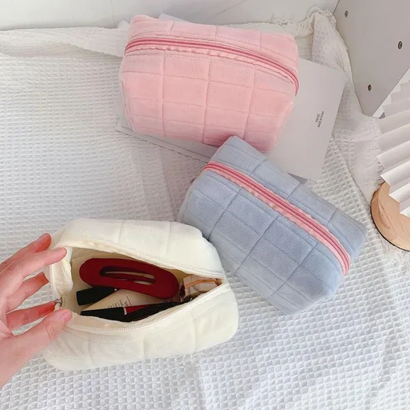 Large Capacity Plush Makeup Bag – Soft Flannel Cosmetic Organizer (Pink | White | Blue)