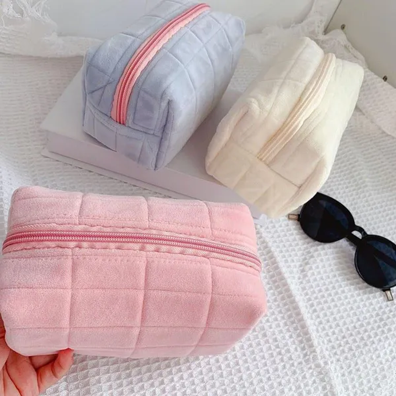 Large Capacity Plush Makeup Bag – Soft Flannel Cosmetic Organizer (Pink | White | Blue)