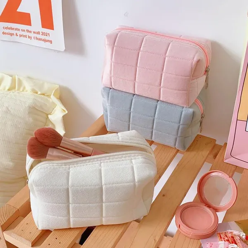 Large Capacity Plush Makeup Bag – Soft Flannel Cosmetic Organizer (Pink | White | Blue)